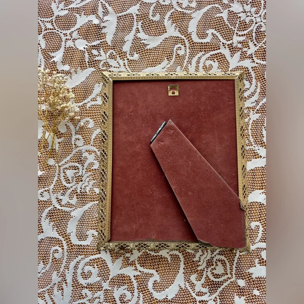 Vintage Gold Rimmed Photo Frame - Picture 6 of 6